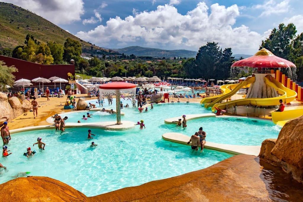 Villa Indipendente Le Coccinelle Beach Mare Piscina A 250 Mt Dal Mare Con Servizio Di Piscina A 400 Mt 12 K Da Cefalu Campofelice di Roccella Kültér fotó